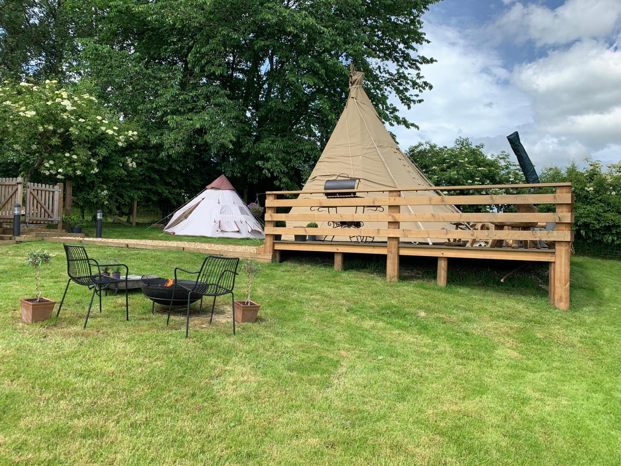 Hotel Burtree House & Retreats Tipi With Secluded Hot Tub Thirkleby Esterno foto