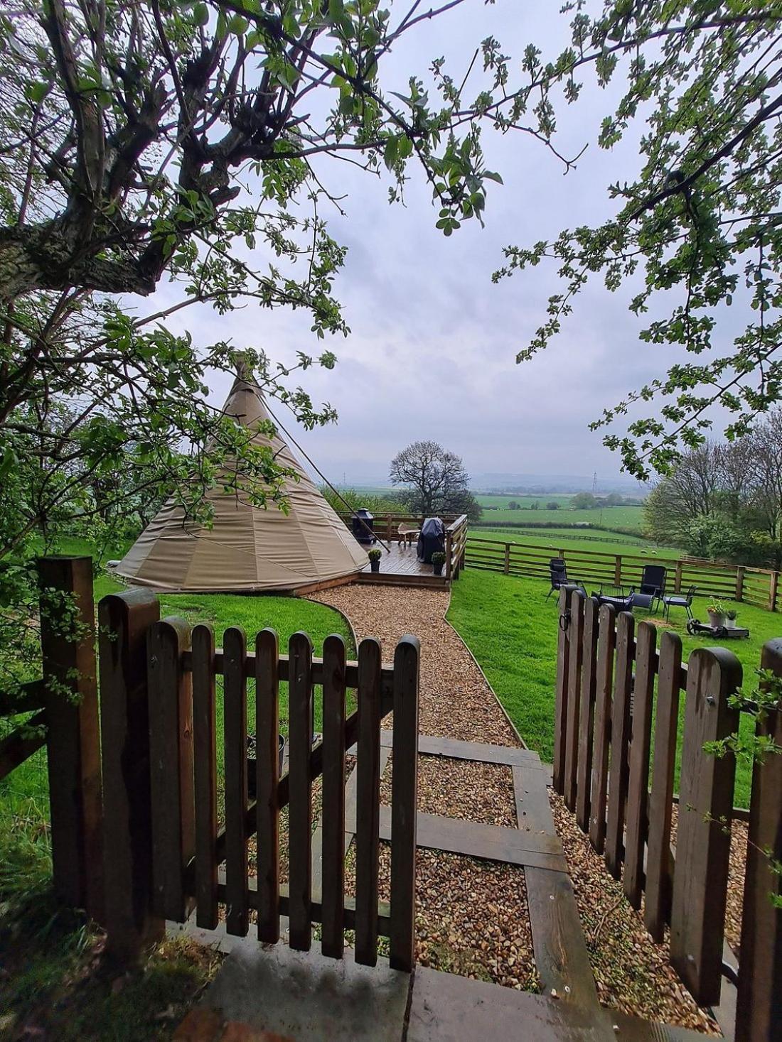Hotel Burtree House & Retreats Tipi With Secluded Hot Tub Thirkleby Esterno foto