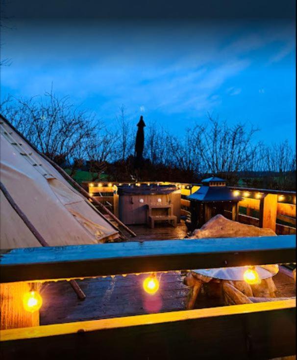 Hotel Burtree House & Retreats Tipi With Secluded Hot Tub Thirkleby Esterno foto